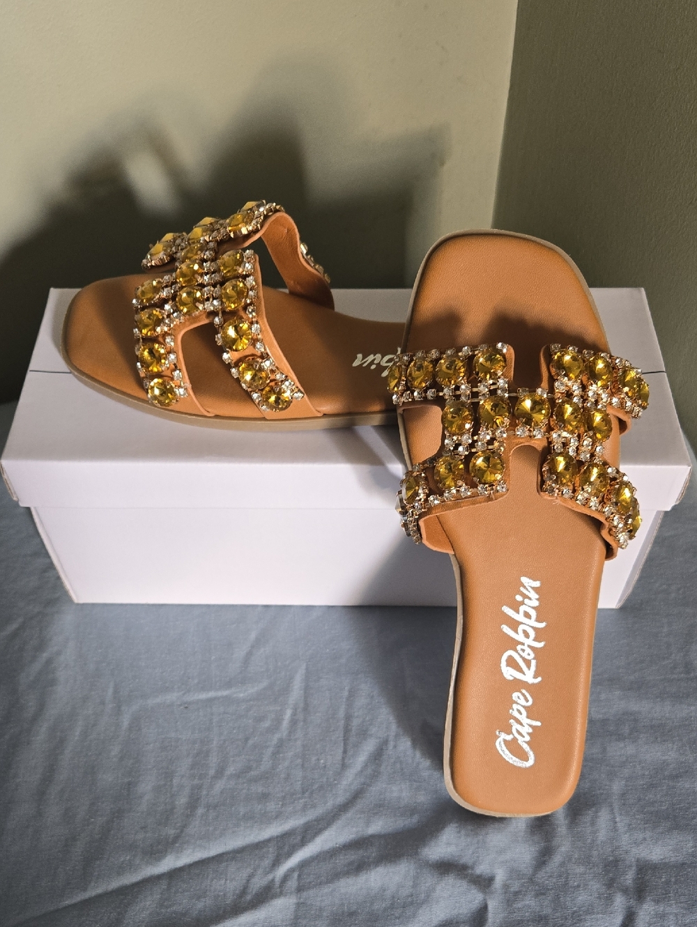 Cape Robbin Cynthy Slide Sandals with Yellow/Silver Rhinestones Sz 5